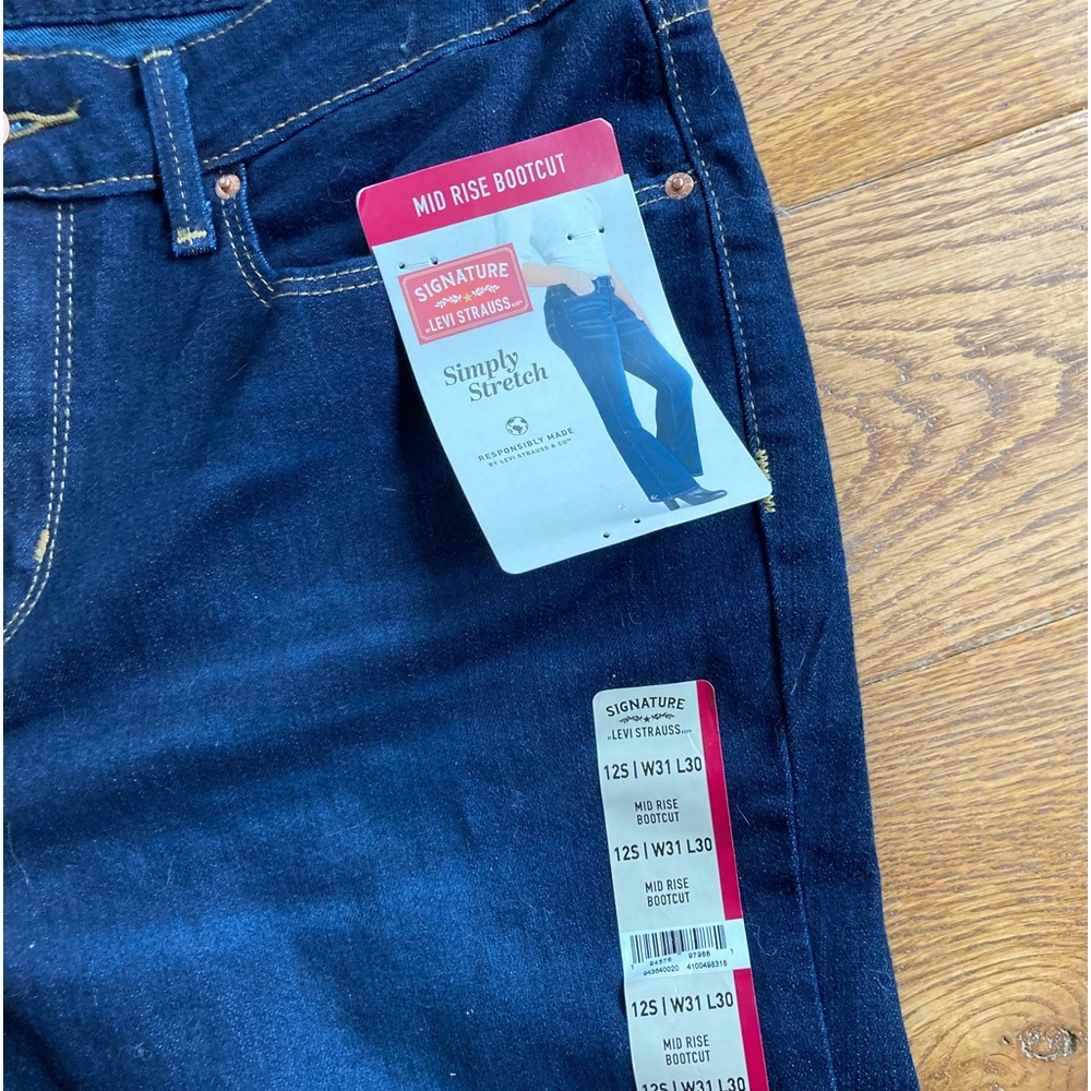 Levi’s Signature Mid Rise Bootcut with stretch - Picture 3 of 4
